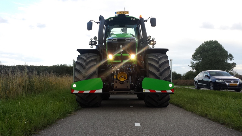 AGRIbumperDeutzFahr9340ttv15.jpg