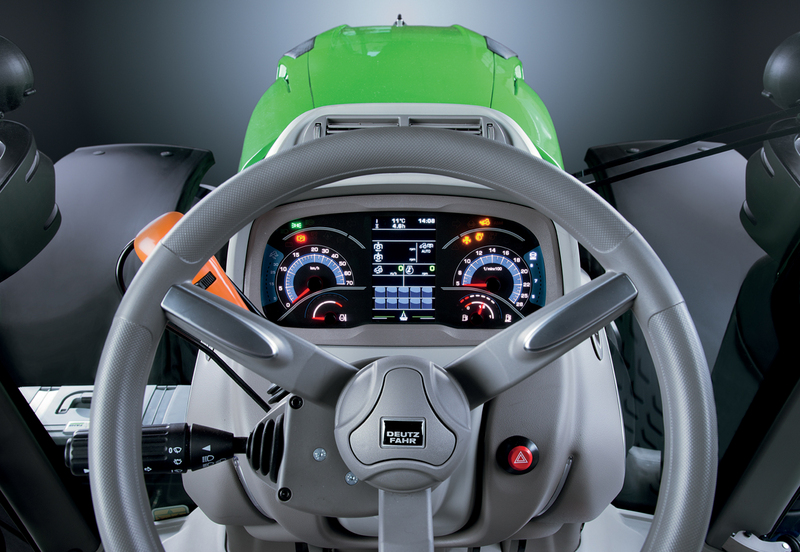 s7SERIES_7250_TTV_(Tier4F)_STUDIO_DSC_2890_dashboard_R.jpg