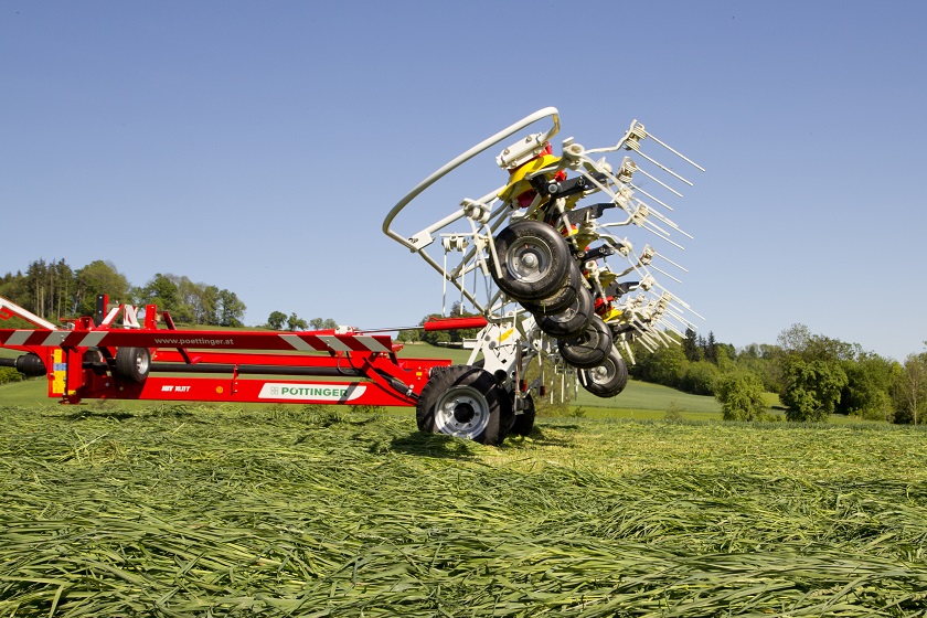 牽引式テッダーHIT-T - 製品情報 | 株式会社コーンズ・エージー