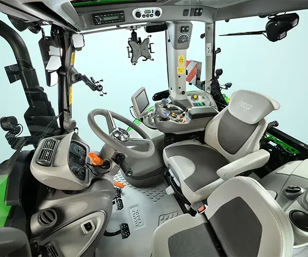 6.4-Series_6140.4-Series---Cab.jpg